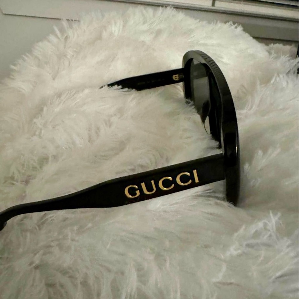 Beautiful Gucci GG137OS Black 001 / GREY
Lens Mens/Womens.